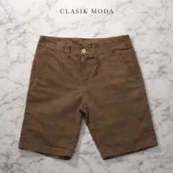 Short beige de hombre