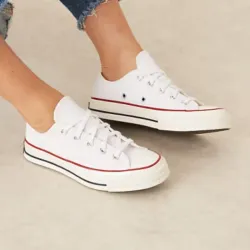 Tenis blancos de mujer