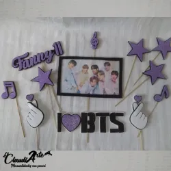 Cake topper