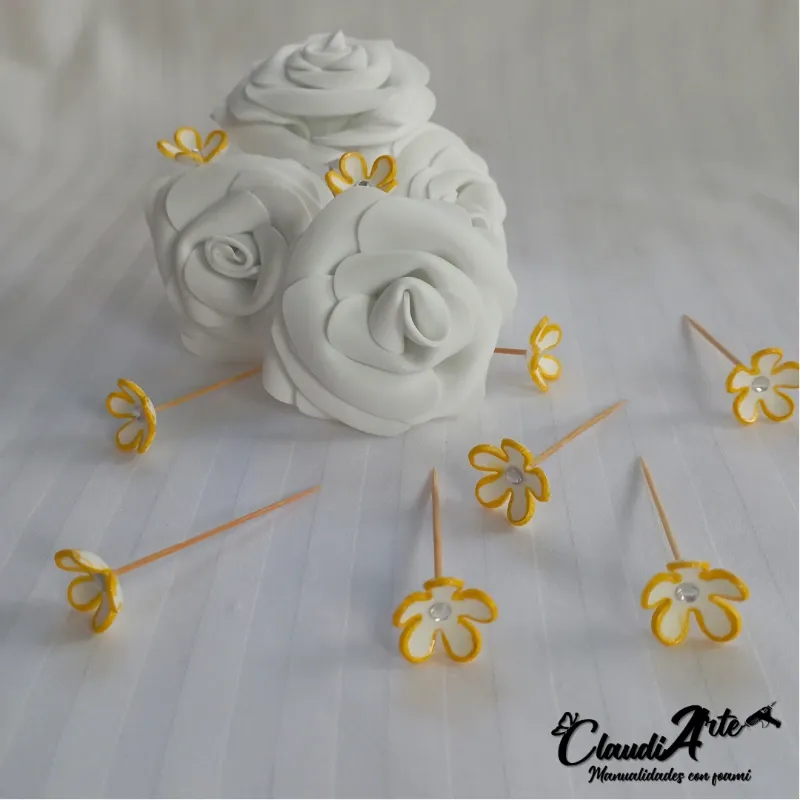 Cake topper