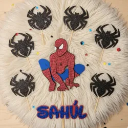 Cake topper (Spiderman)