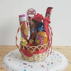 Cesta personalizada con confituras