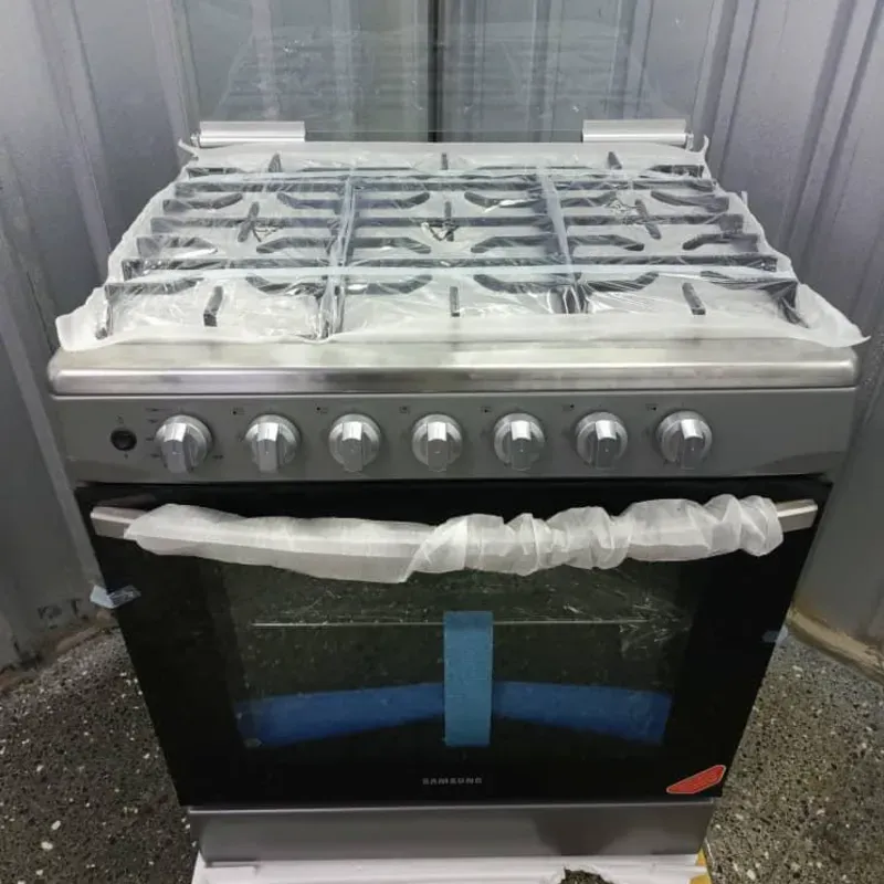 Cocina de gas con horno Samsung 6 quemadores