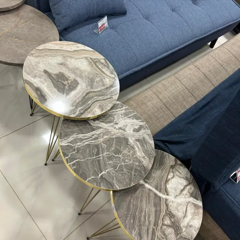 Conjunto de 3 mesitas modernas