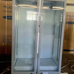 Exhibidora Vertical MILEXUS de  20 pies DOBLE PUERTA