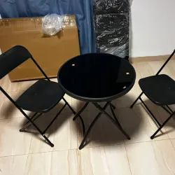Juego de mesa de con dos sillas plegables