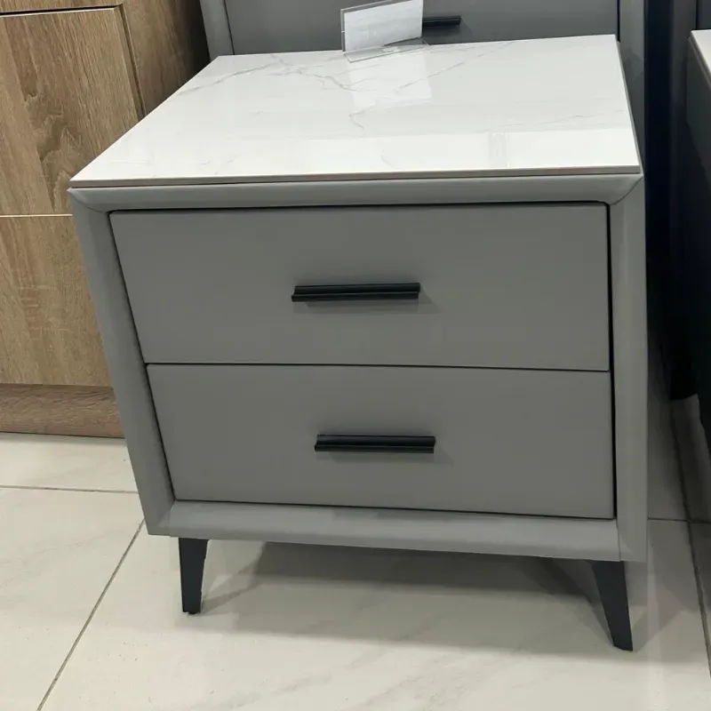 Mesa de noche ‘’ideal para su habitación’’