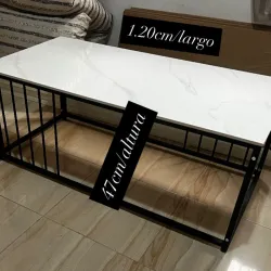 Mesita rectangular de centro de metal y porcelanato