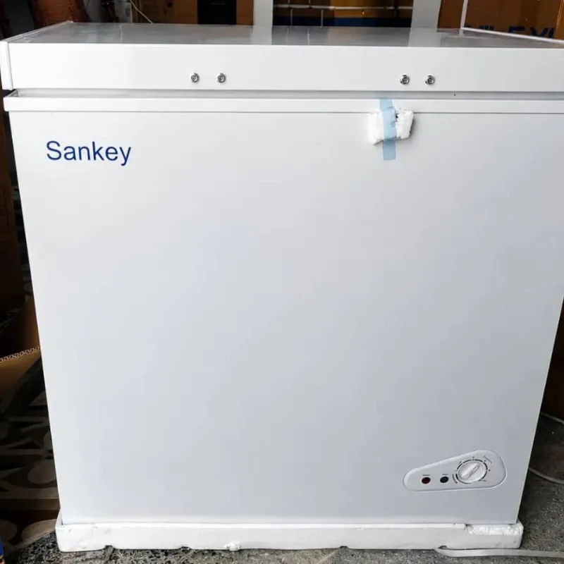 Nevera marca SANKEY de 5 pies