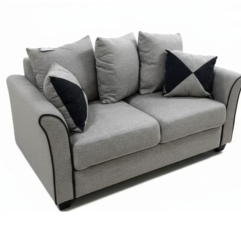 Sofa acogedor con cojines