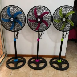 Ventilador de pedestal de 18 pulgadas marca PREMIUM