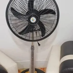 Ventilador de pedestal tipo ciclón 18"  E&E Miramar