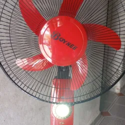 Ventilador recargable de pie de 16 pulgadas marca BONYEE