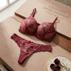 Conjunto de lencería rojo