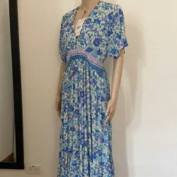 Vestido floreado azul