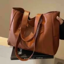 Bolso unicolor simple de hombro y de debajo del brazo