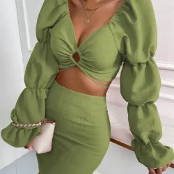 Top corto de puño con volante de manga reunida con abertura con falda ajustada 