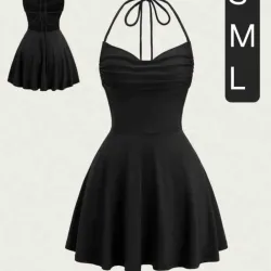 Vestido mini con tirantes de espagueti,unicolor ,espalda descubierta ,volantes en el bajo