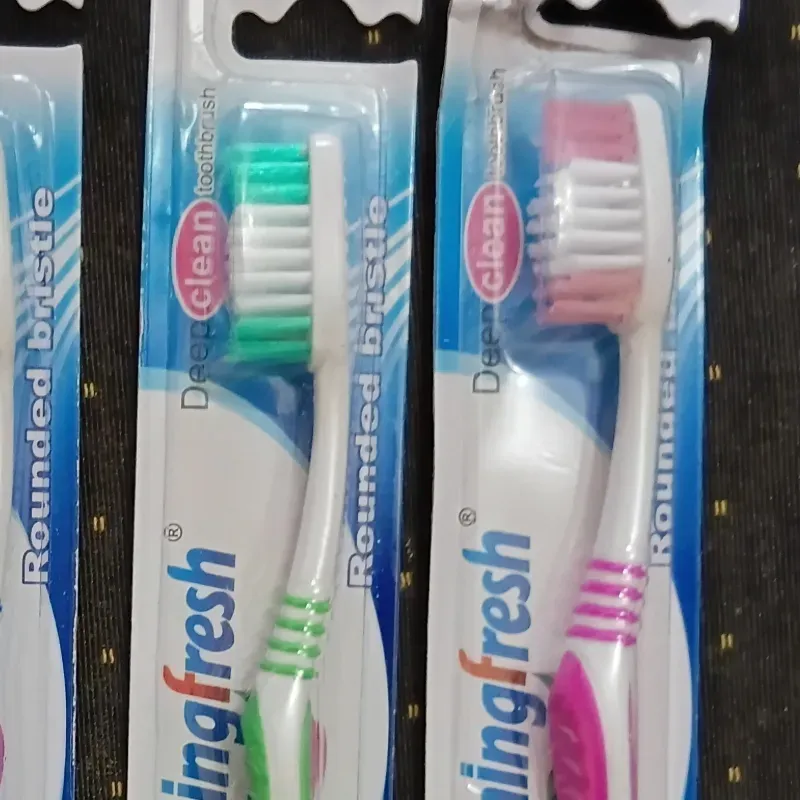 Cepillos de dientes para adultos.