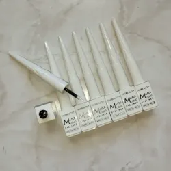 Delineador líquido blanco