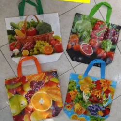 Jabas con diseño de frutas.