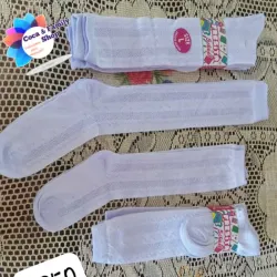 Medias blancas escolares