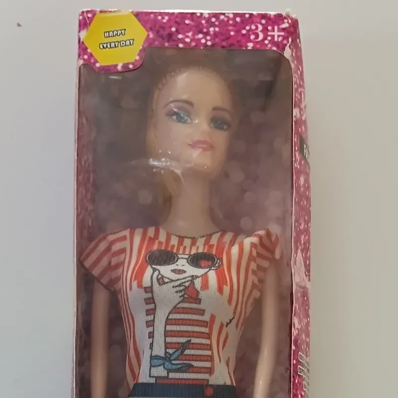 MUÑECA BARBIE