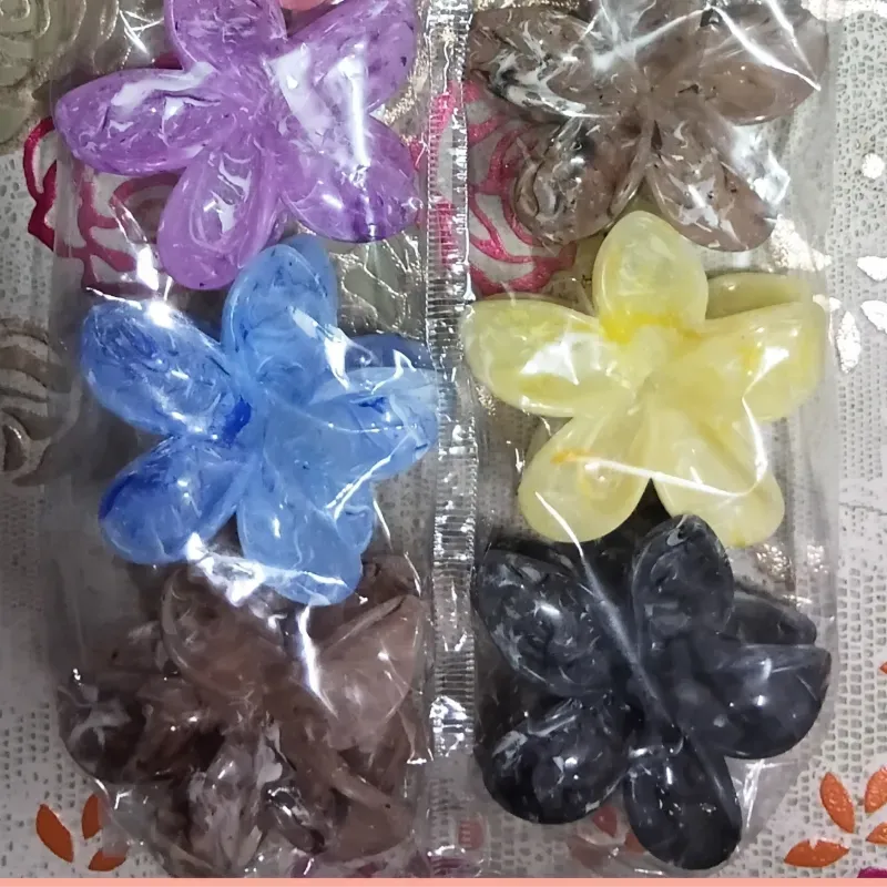 PELLIZCO FLOR HAWAIANA 8cm MOD. 4