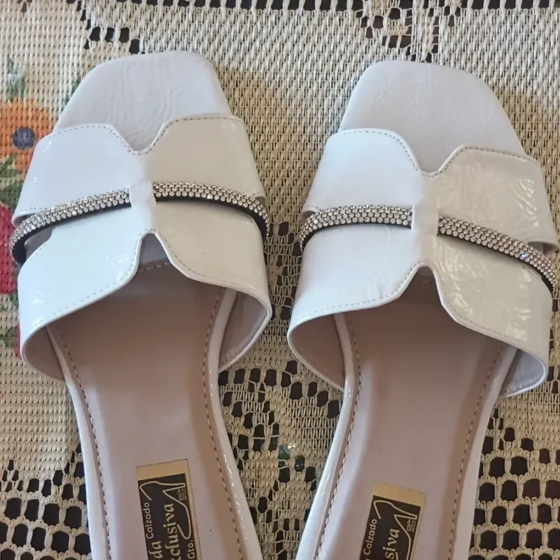 Sandalias blancas de vestir