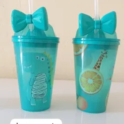 Vasos con tapa y absorbentes