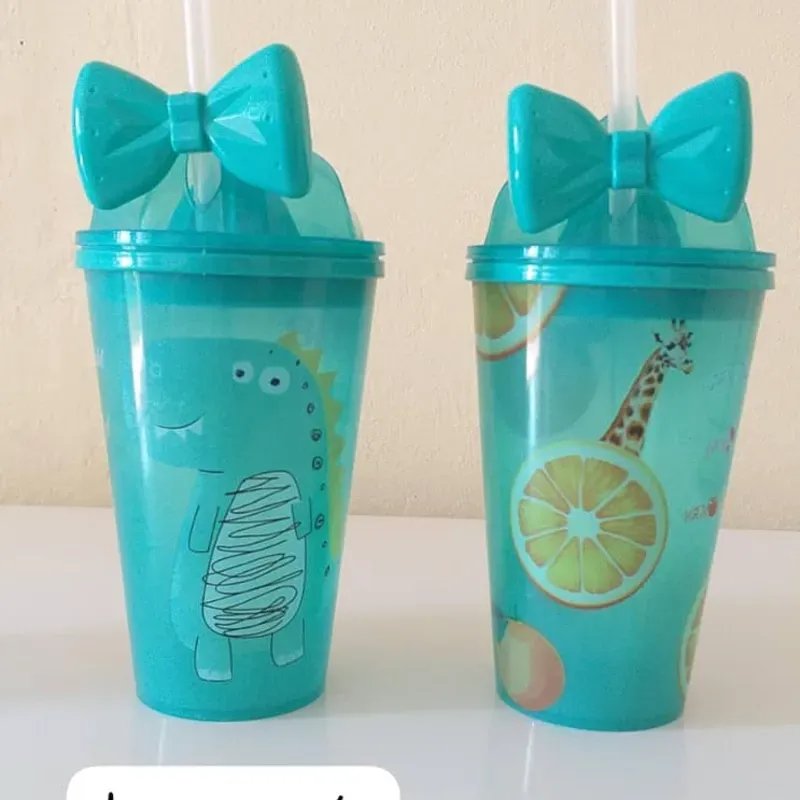 Vasos con tapa y absorbentes