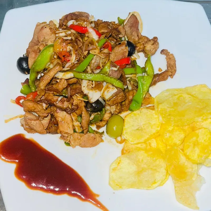 Chop suey de pollo