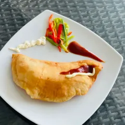 Empanadilla rellena con cerdo
