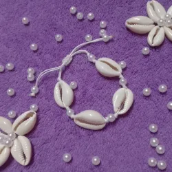 Pulsera de conchas o caracoles 