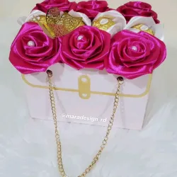 Cartera con Rosas Eternas Rosadas