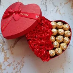 Corazón con Rosas y bombones