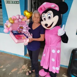 Regalo sorpresa con Minnie