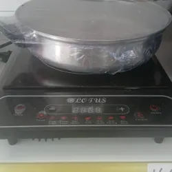 Hornilla de inducción + un caldero LOTUS