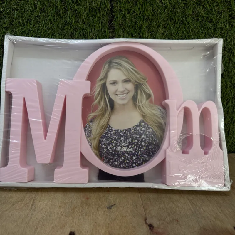 PORTARRETRATO EN FORMA DE MOM 