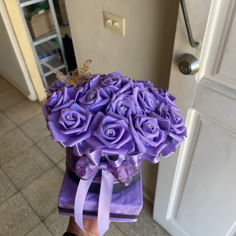 Búcaro de rosas 