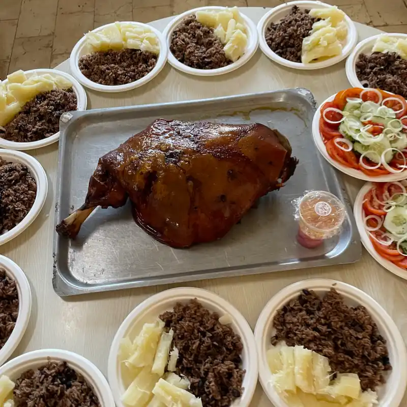 Cena familiar cerdo azado 