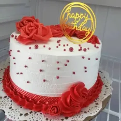 Cake con rosas rojas