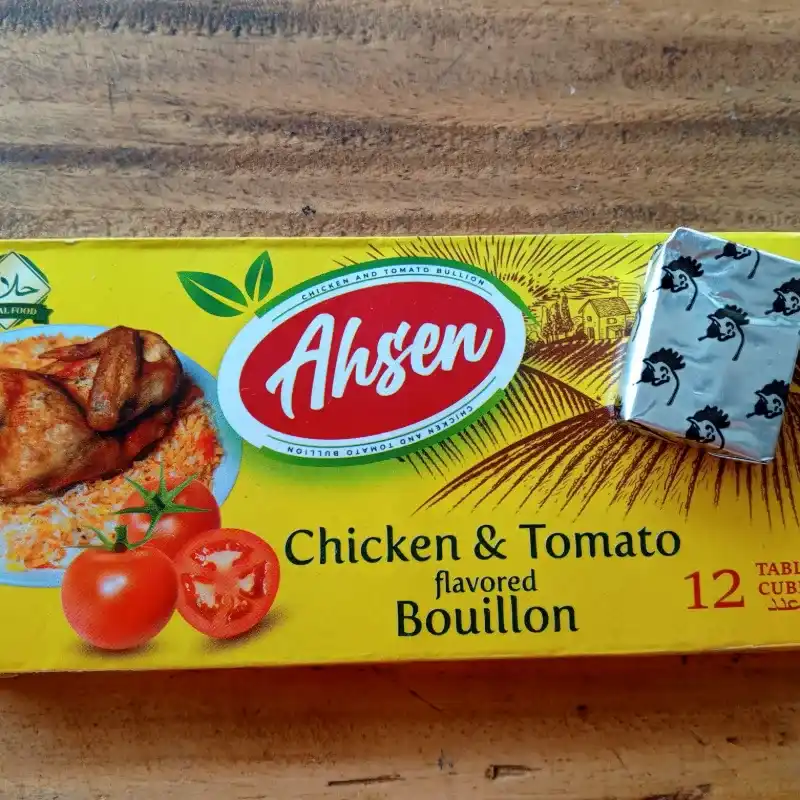 Pastillitas de pollo con tomate