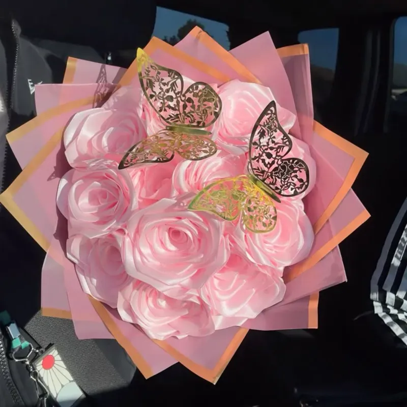 Ramo de 12 Rosas Eternas 