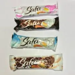 Biscocho cubierto de choco y bolitas crujientes
