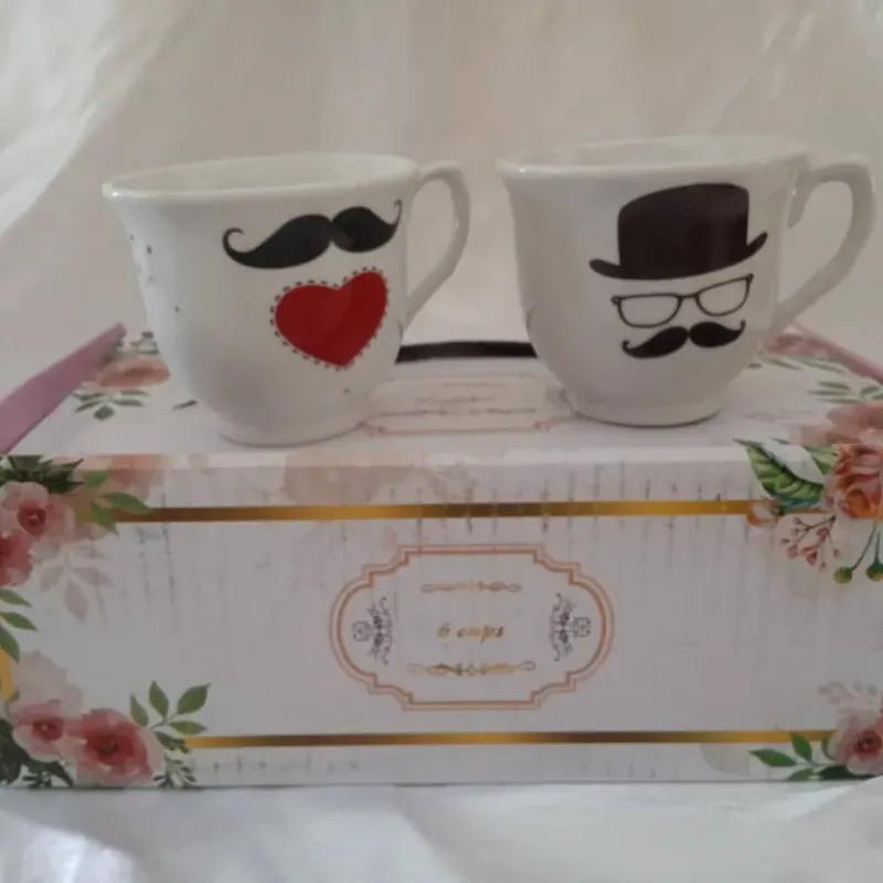 Juego de tasa sin platillos