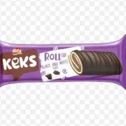 Rollito de chocolate y vainilla rellenos con crema de chocolate 