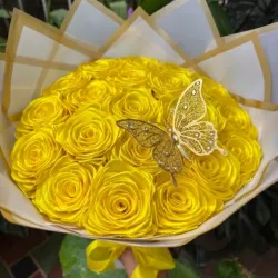 Ramo de rosas eternas color amarillo