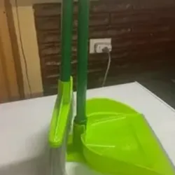 Recogedor y escoba