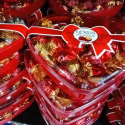Caja de bombones en forma de corazón 